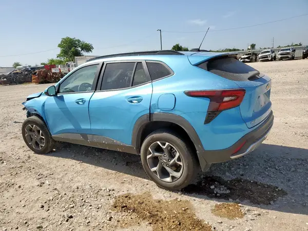 KL77LHEP2SC069104 2025 CHEVROLET TRAX - Image 2