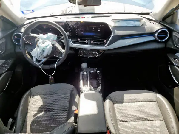 KL77LHEP2SC069104 2025 CHEVROLET TRAX - Image 8