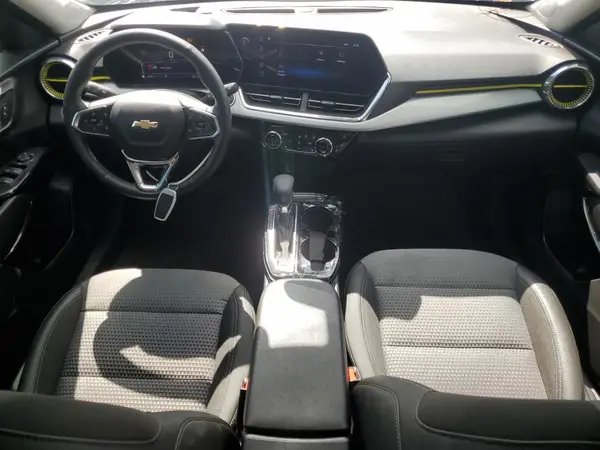 KL77LHEP2SC072388 2025 CHEVROLET TRAX - Image 8