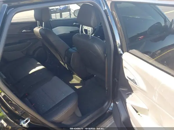 KL77LHEP2SC098862 2025 CHEVROLET TRAX - Image 8
