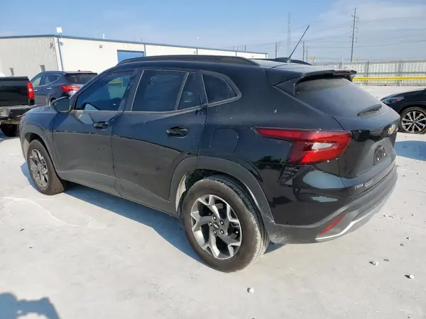KL77LHEP2SC101274 2025 CHEVROLET TRAX - Image 2