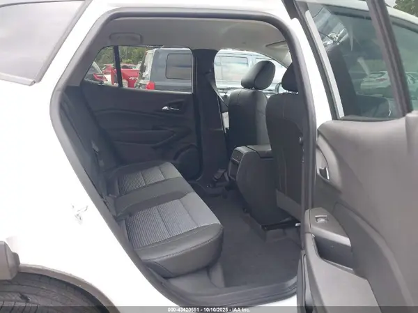 KL77LHEP2SC115207 2025 CHEVROLET TRAX - Image 8