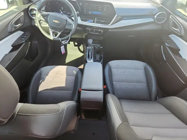 KL77LHEP2SC138146 2025 CHEVROLET TRAX - Image 8