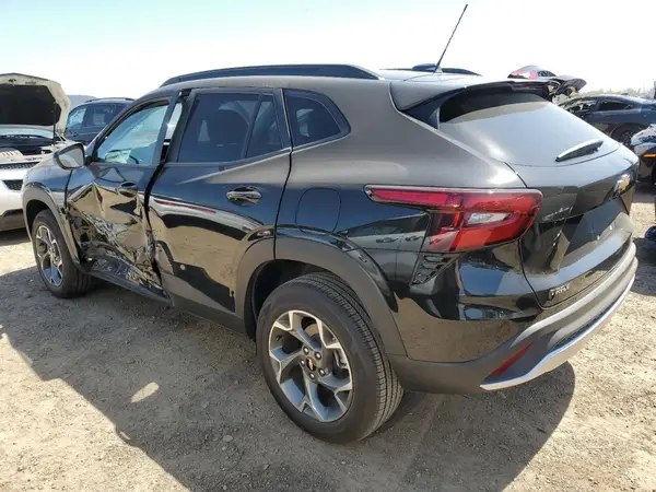 KL77LHEP2SC146134 2025 CHEVROLET TRAX - Image 2