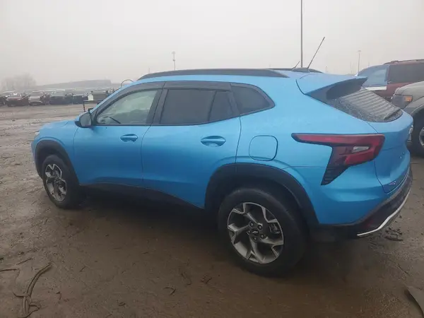 KL77LHEP2SC146179 2025 CHEVROLET TRAX - Image 2