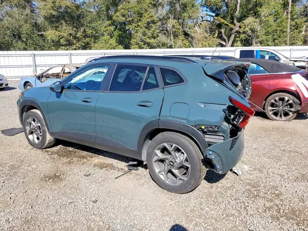 KL77LHEP2SC147042 2025 CHEVROLET TRAX - Image 2