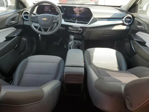 KL77LHEP2SC147736 2025 CHEVROLET TRAX - Image 8