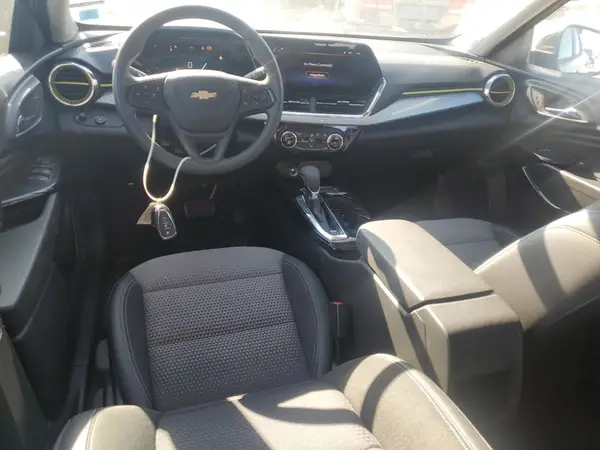 KL77LHEP2SC151821 2025 CHEVROLET TRAX - Image 8