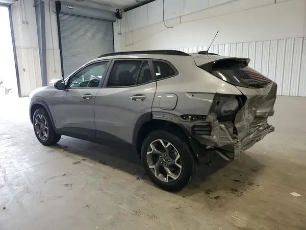 KL77LHEP2SC161703 2025 CHEVROLET TRAX - Image 2