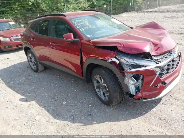 KL77LHEP2SC170188 2025 CHEVROLET TRAX - Image 1