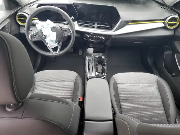 KL77LHEP2SC189565 2025 CHEVROLET TRAX - Image 8