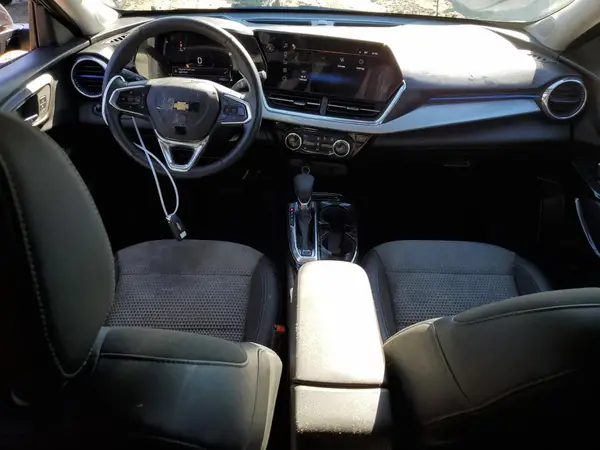 KL77LHEP2SC198427 2025 CHEVROLET TRAX - Image 8