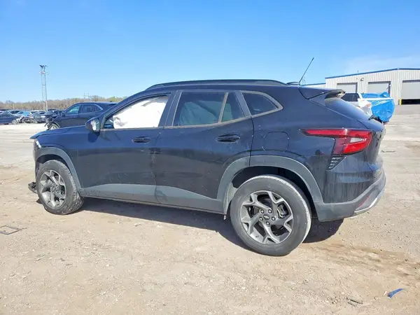 KL77LHEP2SC203996 2025 CHEVROLET TRAX - Image 2