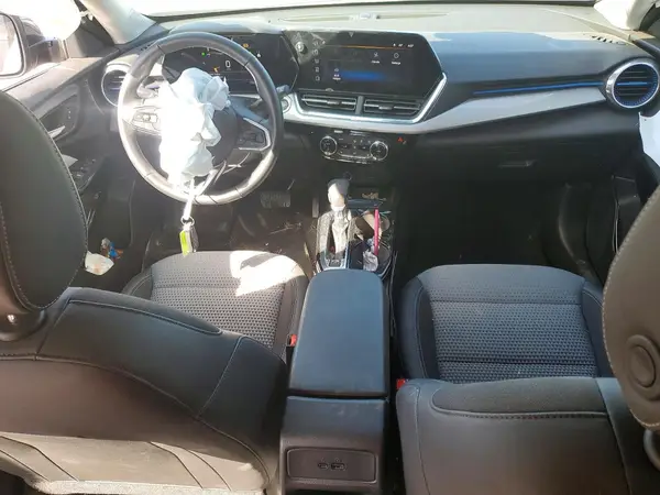 KL77LHEP2SC203996 2025 CHEVROLET TRAX - Image 8