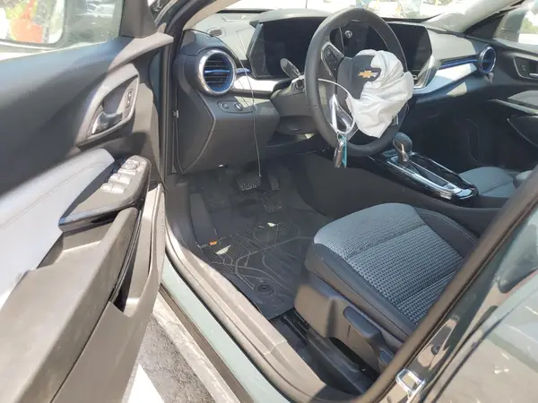 KL77LHEP2SC223424 2025 CHEVROLET TRAX - Image 8