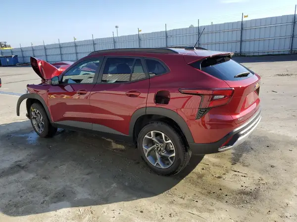 KL77LHEP2SC225092 2025 CHEVROLET TRAX - Image 2