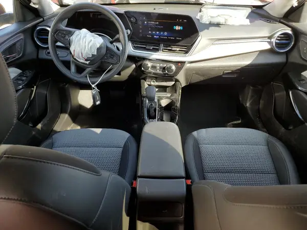 KL77LHEP2SC225092 2025 CHEVROLET TRAX - Image 8