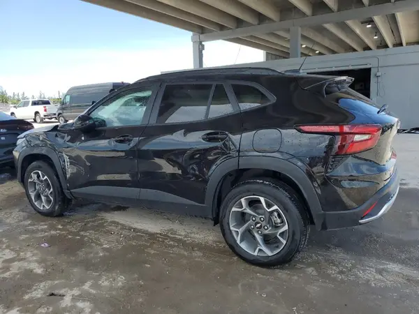 KL77LHEP2SC225433 2025 CHEVROLET TRAX - Image 2