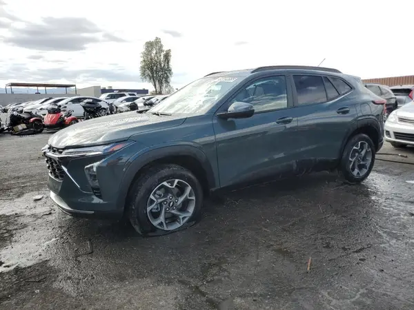 KL77LHEP2SC226968 2025 CHEVROLET TRAX - Image 1
