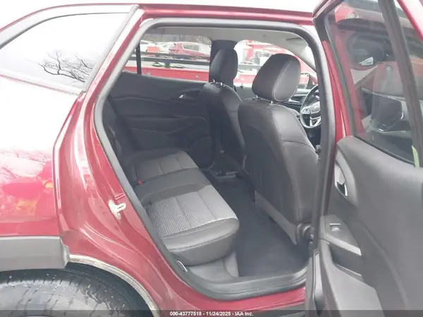 KL77LHEP2SC233855 2025 CHEVROLET TRAX - Image 8