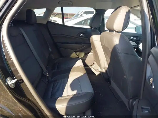 KL77LHEP2SC234388 2025 CHEVROLET TRAX - Image 8