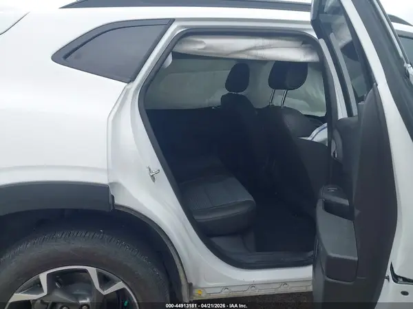 KL77LHEP2SC239042 2025 CHEVROLET TRAX - Image 8