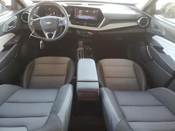 KL77LHEP2SC239221 2025 CHEVROLET TRAX - Image 8