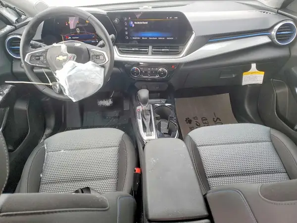 KL77LHEP2SC243463 2025 CHEVROLET TRAX - Image 8