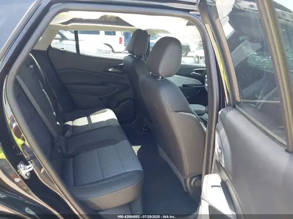 KL77LHEP2SC252339 2025 CHEVROLET TRAX - Image 8
