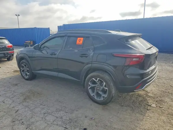 KL77LHEP2SC274325 2025 CHEVROLET TRAX - Image 2