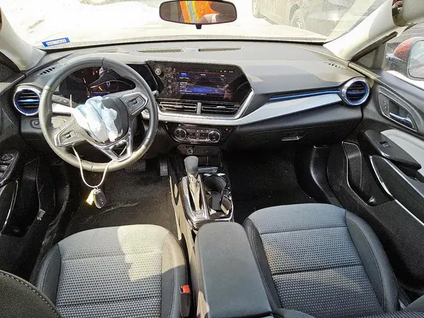 KL77LHEP2SC276947 2025 CHEVROLET TRAX - Image 8