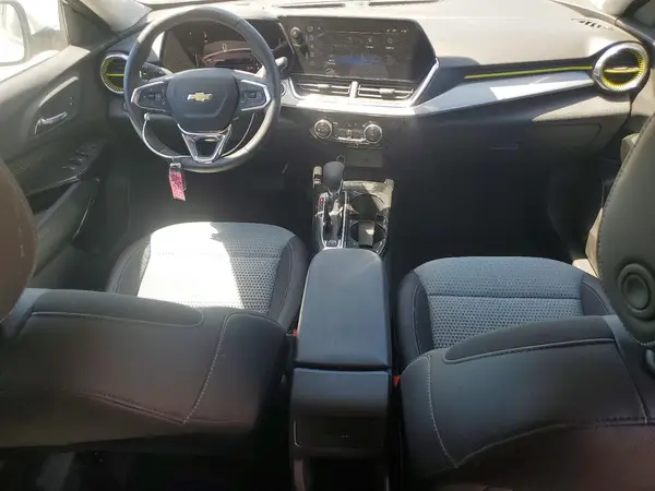 KL77LHEP2SC279847 2025 CHEVROLET TRAX - Image 8