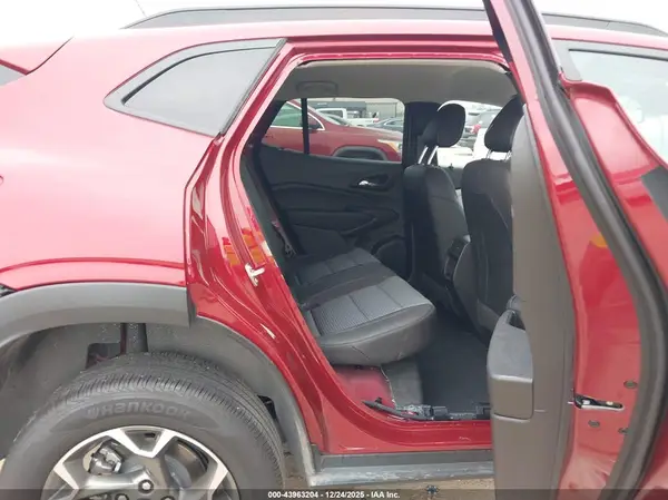 KL77LHEP2SC298818 2025 CHEVROLET TRAX - Image 8
