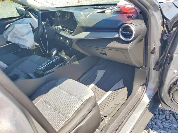 KL77LHEP2SC301636 2025 CHEVROLET TRAX - Image 8