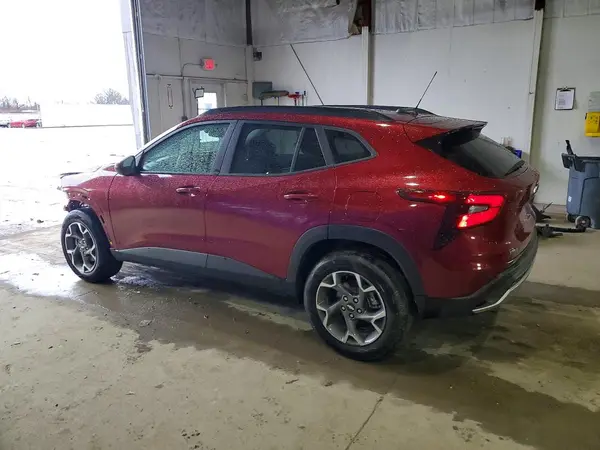 KL77LHEP2SC304018 2025 CHEVROLET TRAX - Image 2