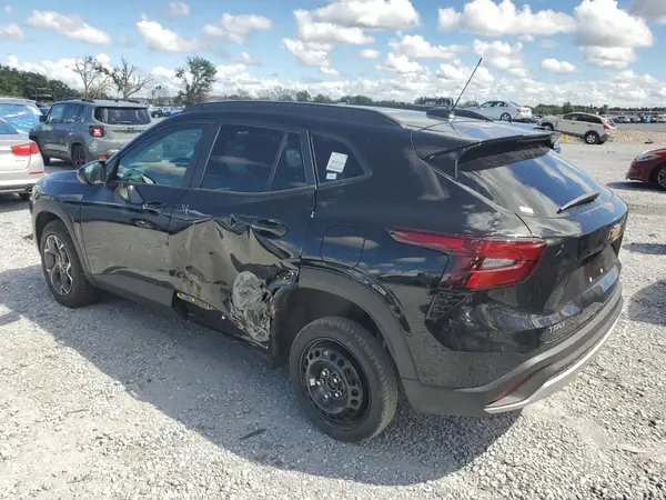 KL77LHEP2SC308828 2025 CHEVROLET TRAX - Image 2