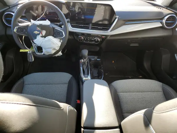 KL77LHEP2SC316718 2025 CHEVROLET TRAX - Image 8