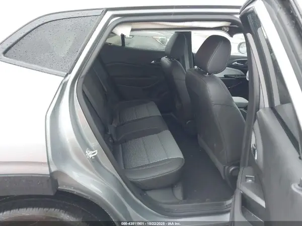 KL77LHEP2SC338685 2025 CHEVROLET TRAX - Image 8
