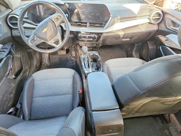 KL77LHEP2TC026545 2026 CHEVROLET TRAX - Image 8