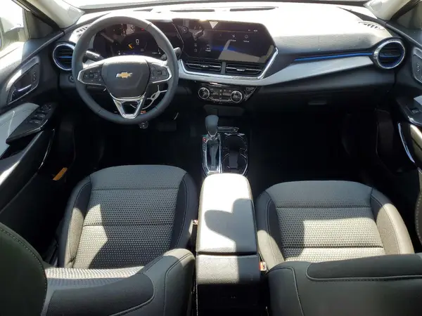 KL77LHEP2TC035777 2026 CHEVROLET TRAX - Image 8