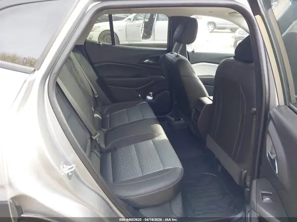 KL77LHEP2TC072506 2026 CHEVROLET TRAX - Image 8