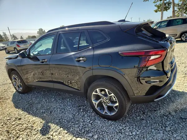 KL77LHEP2TC080797 2026 CHEVROLET TRAX - Image 2