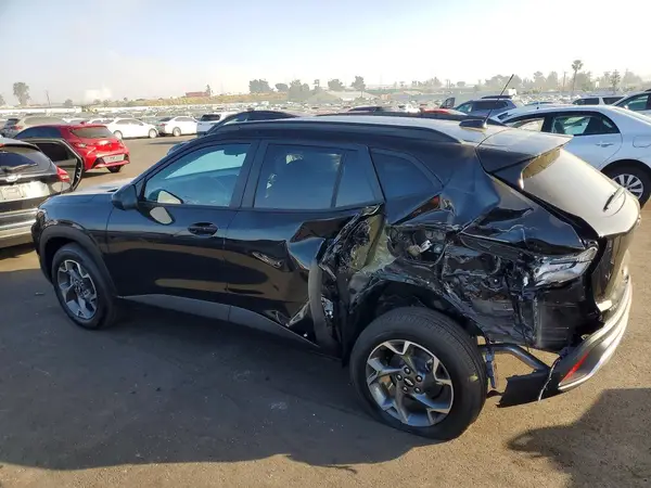 KL77LHEP2TC082274 2026 CHEVROLET TRAX - Image 2