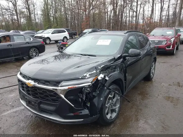 KL77LHEP3SC027699 2025 CHEVROLET TRAX - Image 2