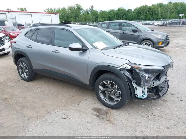 KL77LHEP3SC052280 2025 CHEVROLET TRAX - Image 1