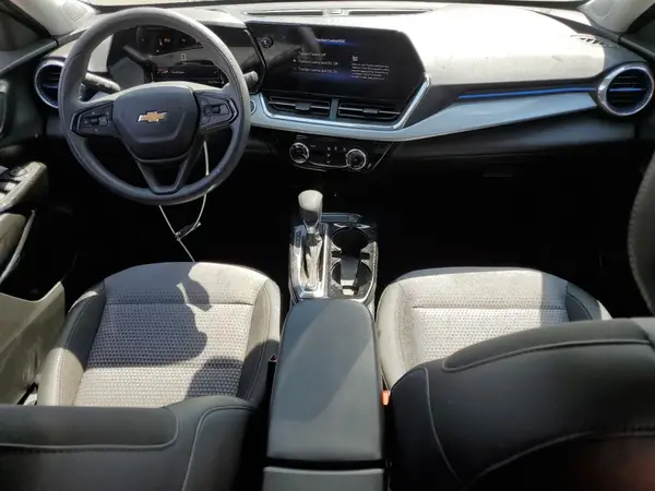 KL77LHEP3SC056345 2025 CHEVROLET TRAX - Image 8