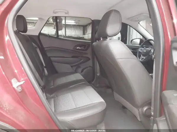 KL77LHEP3SC074683 2025 CHEVROLET TRAX - Image 8
