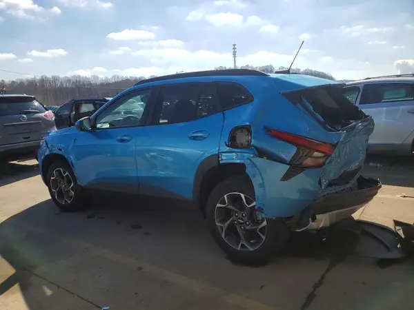 KL77LHEP3SC093069 2025 CHEVROLET TRAX - Image 2