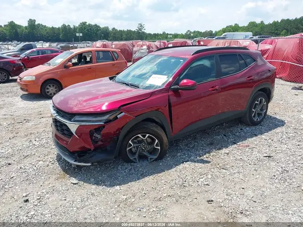 KL77LHEP3SC094514 2025 CHEVROLET TRAX - Image 2