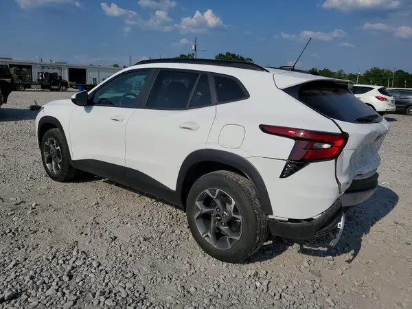 KL77LHEP3SC099034 2025 CHEVROLET TRAX - Image 2